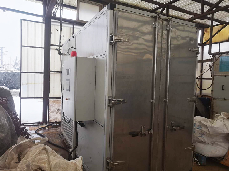 高麗鋼線汙泥幹化現場（箱式機）