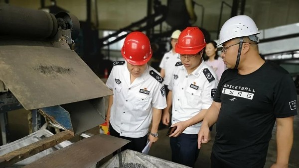 青島市三部門聯合開展打擊危廢違法（fǎ）犯罪專項行動